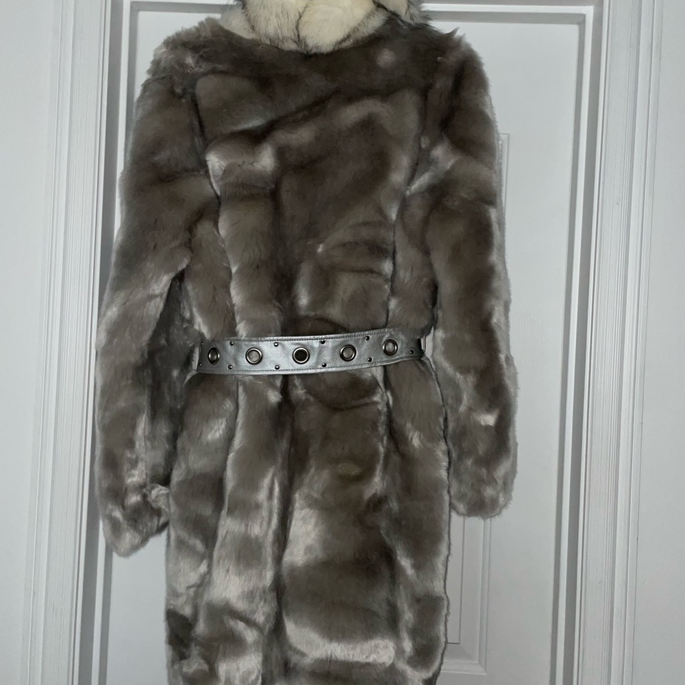 DONNA SALYERS FABULOUS FURS LUXE FAUX FUR COAT In QUARTZ BELTED SZ S NWOT - Picture 10 of 10